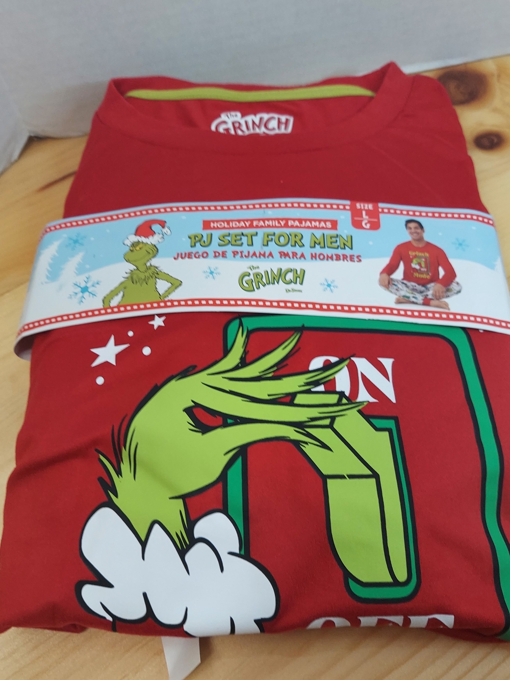 Dr. Seuss The grinch hoiday  pajama set for men Large
